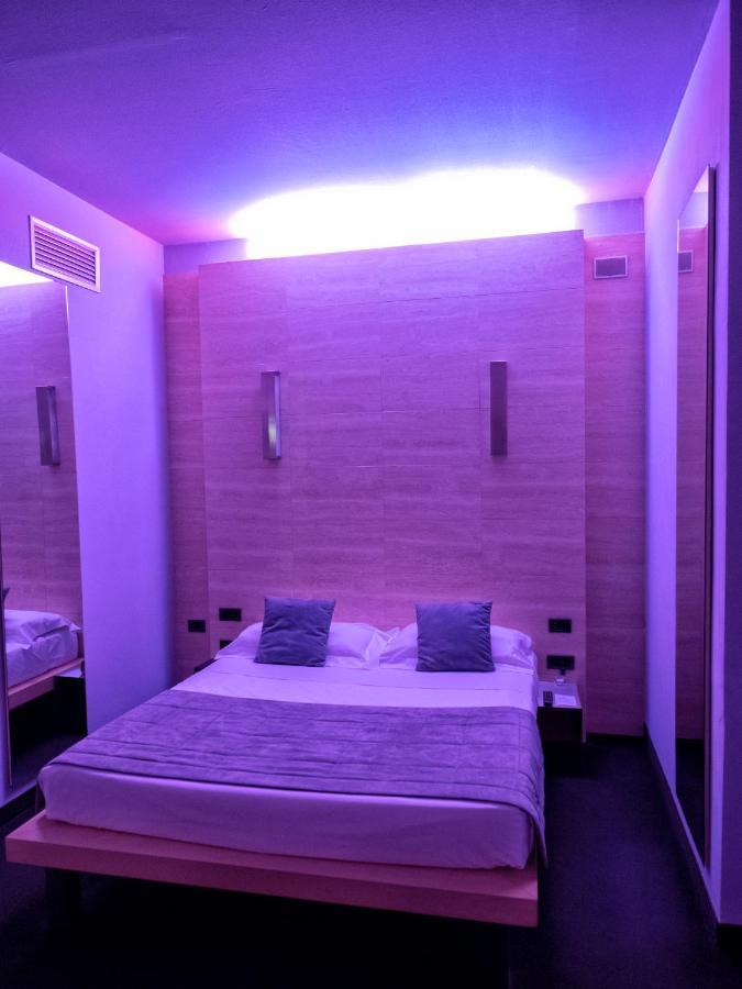 Hotel Europa Pallazzolo sullʼOglio Екстериор снимка