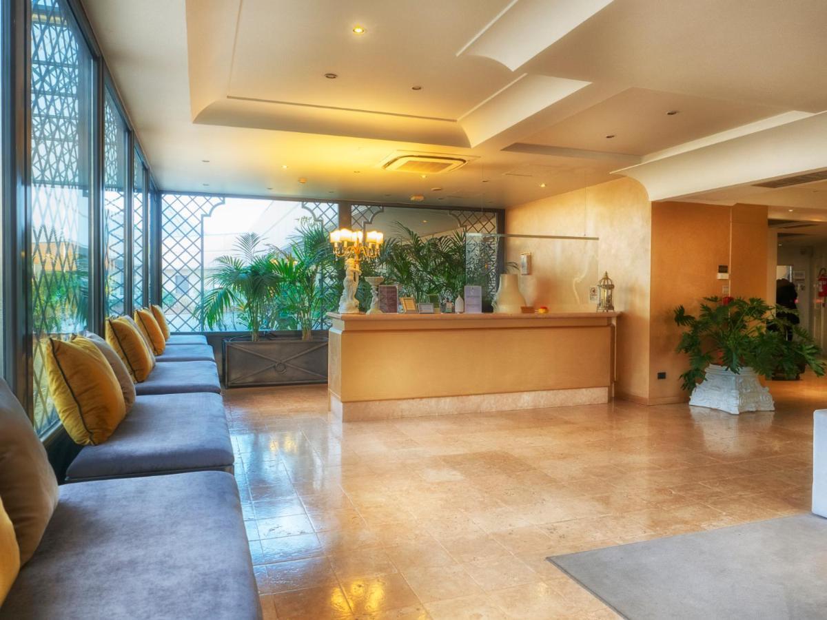 Hotel Europa Pallazzolo sullʼOglio Екстериор снимка
