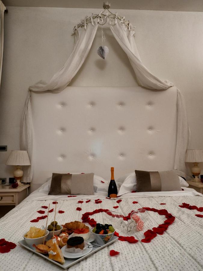 Hotel Europa Pallazzolo sullʼOglio Екстериор снимка