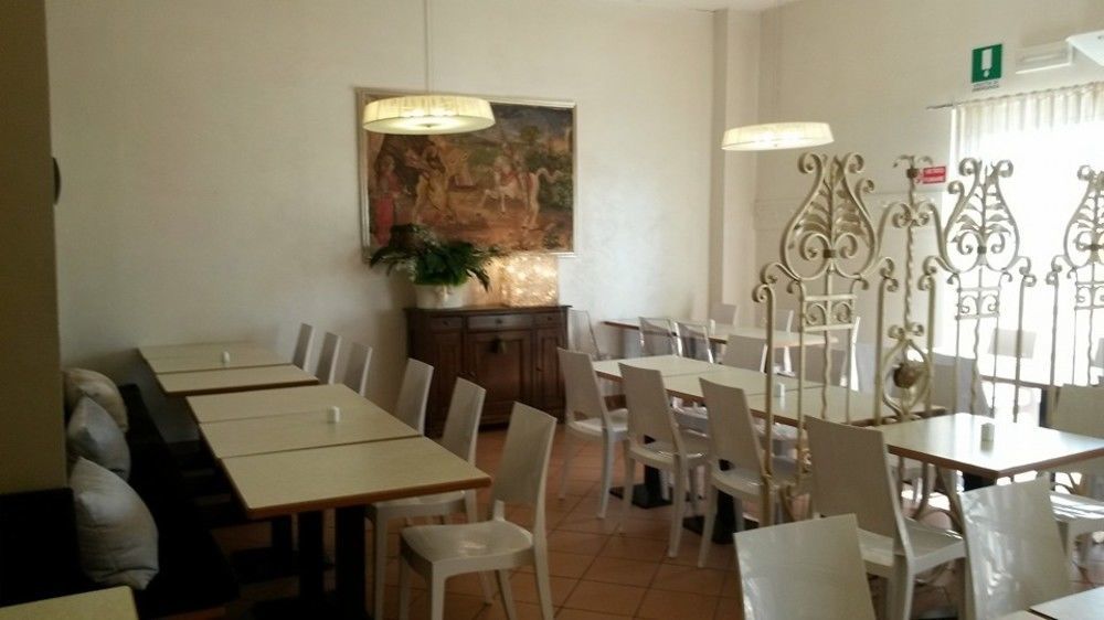 Hotel Europa Pallazzolo sullʼOglio Екстериор снимка