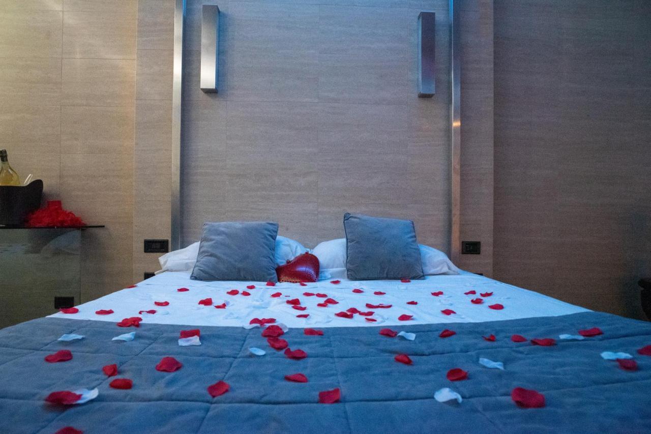 Hotel Europa Pallazzolo sullʼOglio Екстериор снимка