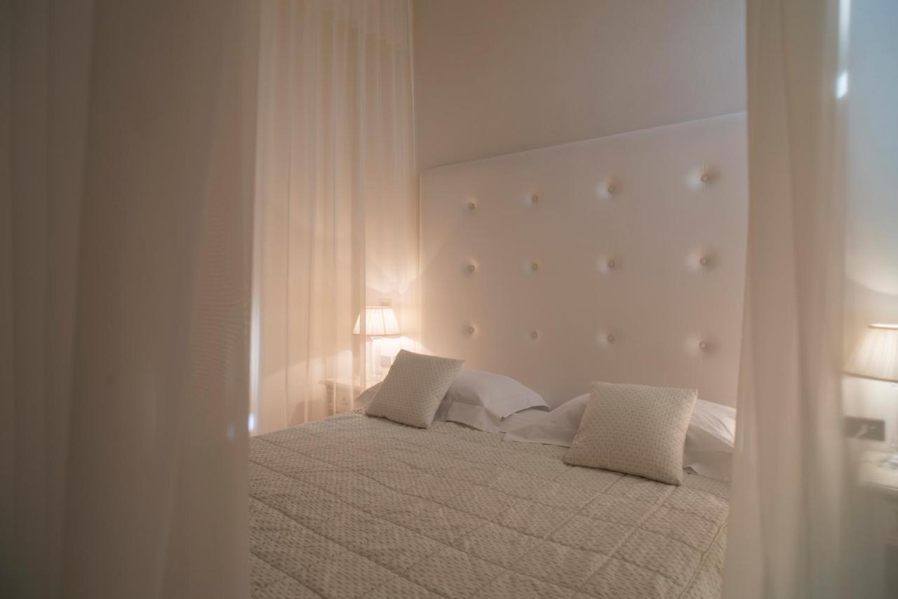 Hotel Europa Pallazzolo sullʼOglio Екстериор снимка