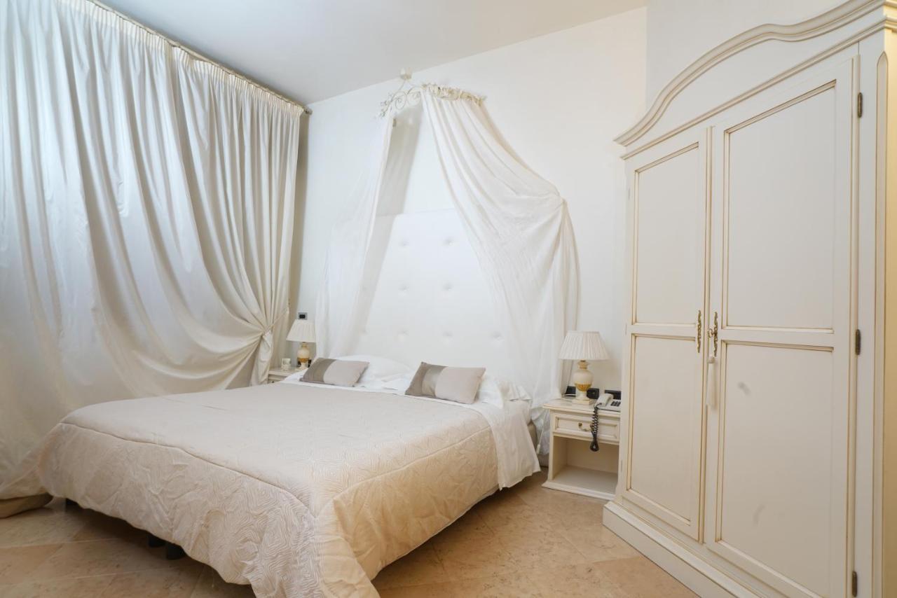 Hotel Europa Pallazzolo sullʼOglio Екстериор снимка